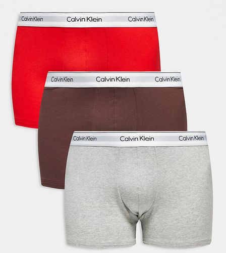 Plus - Lot de 3 boxers - Gris, marron et rouge - Calvin Klein - Modalova