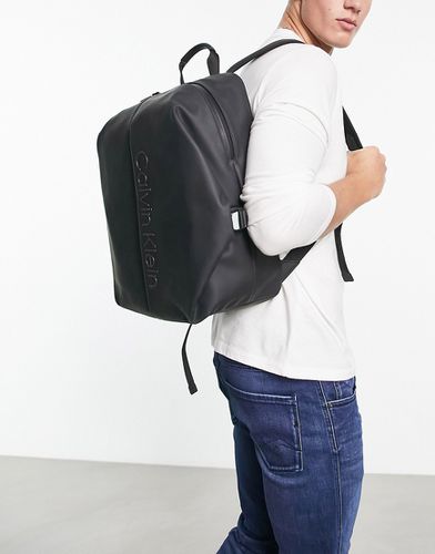 Sac à dos caoutchouté - Noir - Calvin Klein - Modalova