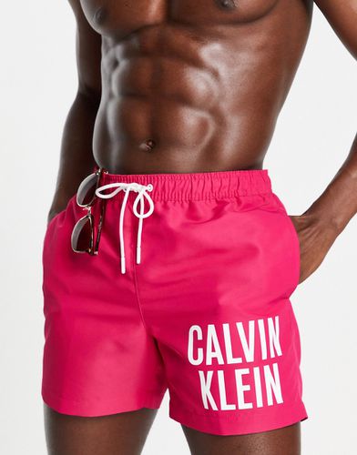 Short de bain à grand logo imprimé - Calvin Klein - Modalova