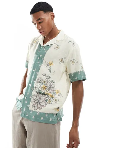 Chemise manches courtes à fleurs - Crème et bleu marine - Abercrombie & Fitch - Modalova