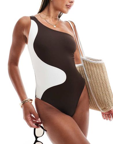 Maillot 1 pièce asymétrique avec imprimé ondoyant - Marron et crème - Accessorize - Modalova