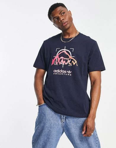 Adventure - T-shirt avec imprimé texte au dos - Adidas Originals - Modalova