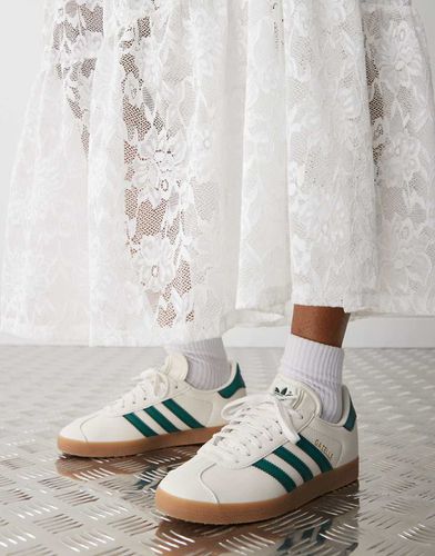 Gazelle - Baskets - Crème et vert - Adidas Originals - Modalova