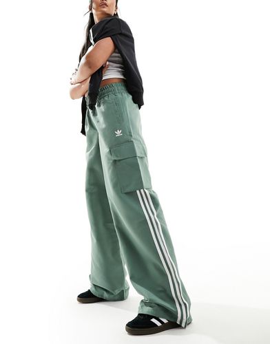 Pantalon cargo à 3 bandes - Kaki - Adidas Originals - Modalova