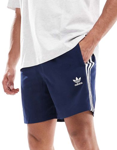 Short de bain à 3 bandes et trèfle - Marine - Adidas Originals - Modalova