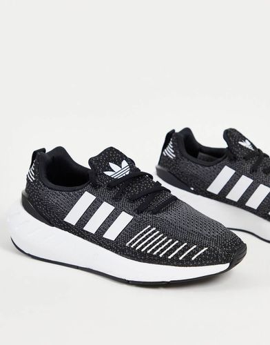 Swift Run 22 - Baskets - à rayures blanches - Adidas Originals - Modalova