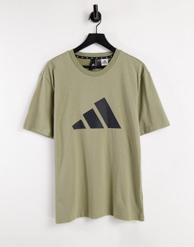 Adidas Sportswear - T-shirt à grand logo BOS - Kaki - Adidas Performance - Modalova