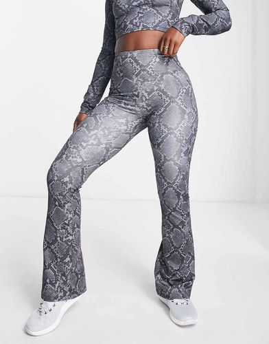 Legging évasé d'ensemble à imprimé serpent - Asos 4505 - Modalova