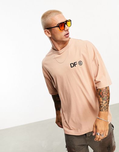 ASOS Dark Future - T-shirt oversize avec logo au dos - Marron pâle - Asos Design - Modalova