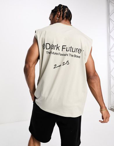 ASOS - Dark Future - Débardeur oversize avec plusieurs logos imprimés - Kaki clair - Asos Design - Modalova