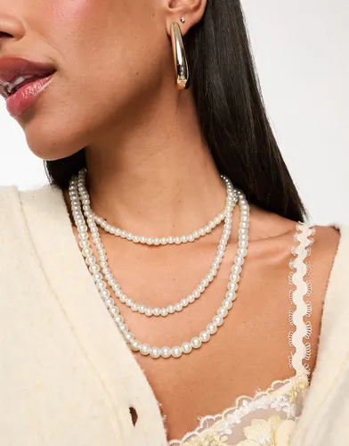 Collier triple rang de perles fantaisie - Asos Design - Modalova