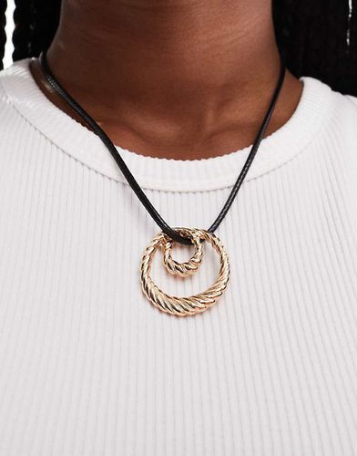 Collier avec cordon et pendentif torsadé - Asos Design - Modalova