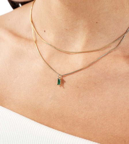 Collier multi-rangs en plaqué or 14 carats avec pendentif vert émeraude et pochette cadeau - Asos Design - Modalova