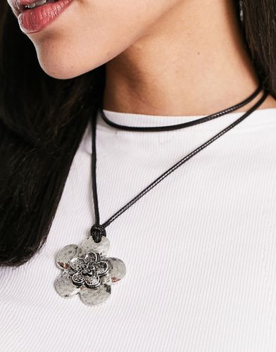 Collier multirangs à pendentif fleur et corde - Asos Design - Modalova