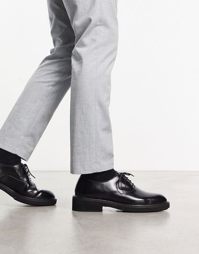 Chaussures derby à lacets en cuir verni avec semelle chunky - Noir - Asos Design - Modalova