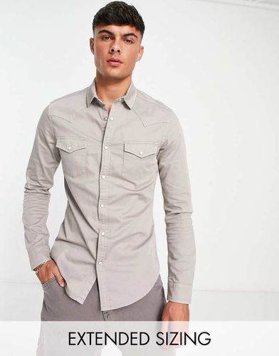 Chemise ajustée en jean - Taupe - Asos Design - Modalova