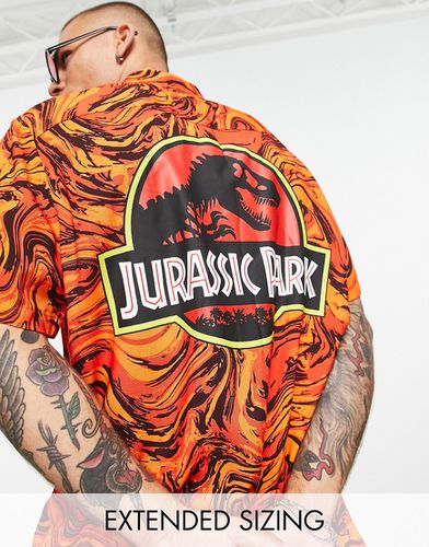 Chemise décontractée à imprimé Jurassic Park au dos - Asos Design - Modalova