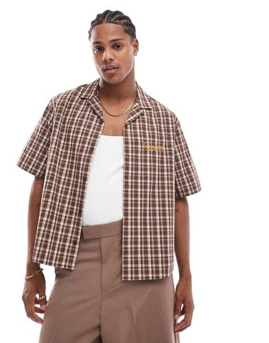 Chemise décontractée à revers coupe carrée avec broderie sur la poitrine et motif à carreaux - Asos Design - Modalova