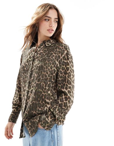 Chemise décontractée aspect lin à imprimé léopard - Asos Design - Modalova