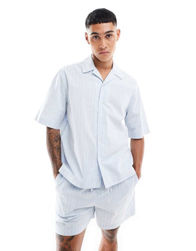 Chemise décontractée d'ensemble coupe carrée à rayures avec col à revers - et blanc - Asos Design - Modalova