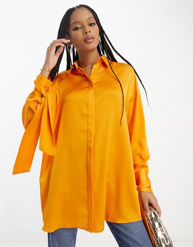 Chemise oversize en satin avec poignets à nouer - abricot - Asos Design - Modalova