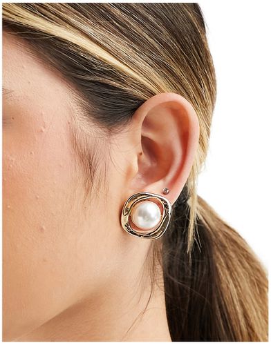 Clous d'oreilles ornées d'une perle fantaisie carrée - Asos Design - Modalova