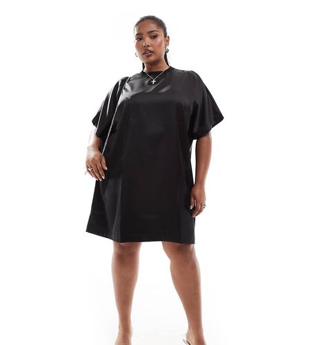 ASOS DESIGN Curve - Robe t-shirt courte oversize en satin - Asos Curve - Modalova