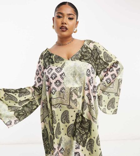 ASOS DESIGN Curve - Robe babydoll courte à col V et manches kimono avec lanières croisées au dos - Imprimé cachemire varié - Asos Curve - Modalova