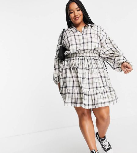 ASOS DESIGN Curve - Robe chemise courte coupe patineuse à carreaux avec dos ouvert - Asos Curve - Modalova