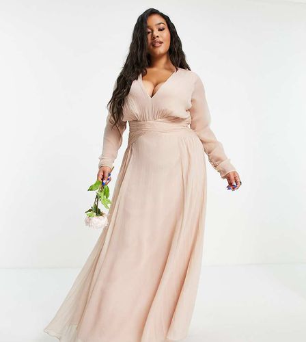 ASOS DESIGN Curve - Robe de demoiselle d'honneur longue froncée à la taille avec manches longues et jupe plissée - Blush - Asos Curve - Modalova