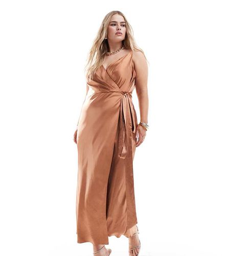 ASOS DESIGN Curve - Robe portefeuille longueur mollet en satin à bretelles fines - Asos Curve - Modalova