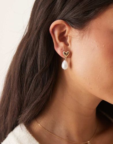 Boucles d'oreilles à mini-caur et pendant perle fantaisie - Asos Design - Modalova