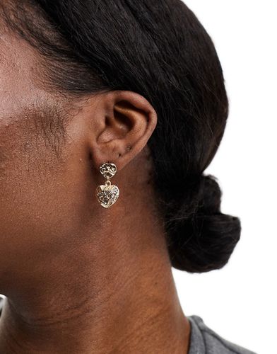 Boucles d'oreilles avec petit pendant caur - Asos Design - Modalova