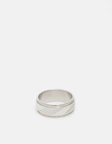 Bague en acier inoxydable étanche avec motif horizontal en relief - Asos Design - Modalova