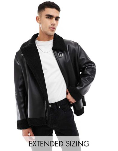 Blouson aviateur en similicuir avec doublure imitation peau de mouton - Asos Design - Modalova