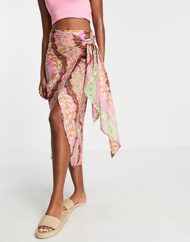 Jupe paréo portefeuille mi-longue à fleurs et motif cachemire - Asos Design - Modalova
