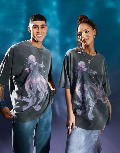 La Petite Sirène - T-shirt unisexe à détails thermocollés et imprimé Ursula sous licence - délavé - Asos Design - Modalova