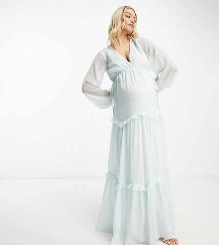 ASOS DESIGN Maternity - Exclusivité - Robe longue patineuse étagée à manches longues avec découpe à la taille et liens - pastel - Asos Maternity - Modalova