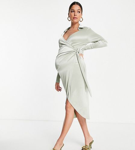 ASOS DESIGN Maternity - Robe chemise portefeuille mi-longue effet satiné - Vert sauge - ASOS Maternity - Modalova