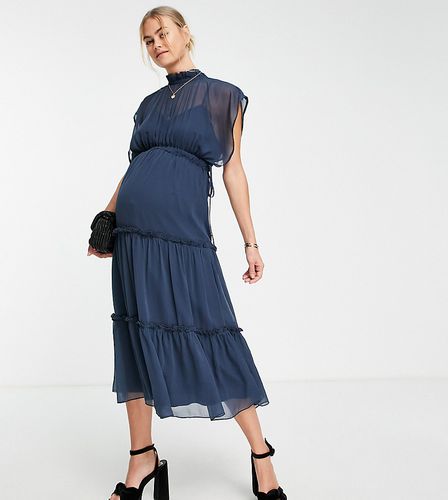 ASOS DESIGN Maternity - Robe mi-longue douce au toucher à col montant et jupe volantée - cendré - ASOS Maternity - Modalova