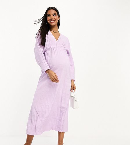 ASOS DESIGN Maternity - Robe portefeuille longueur mollet en crépon à manches chauve-souris - Lilas - Asos Maternity - Modalova