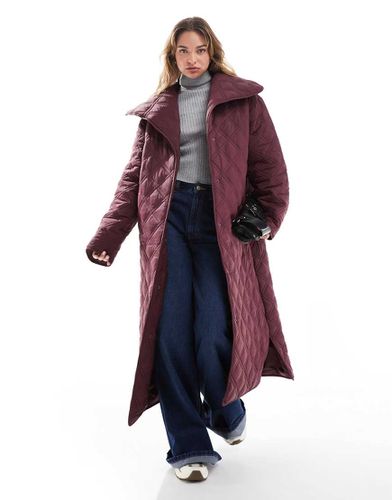 Manteau long matelassé avec col effet cascade et doubles surpiqûres - Bordeaux - Asos Design - Modalova