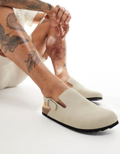 Sandales à enfiler style sabots avec boucle - Taupe - Asos Design - Modalova