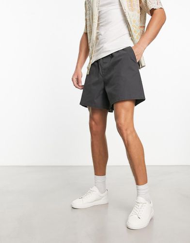 Short chino court et ample - Anthracite - Asos Design - Modalova