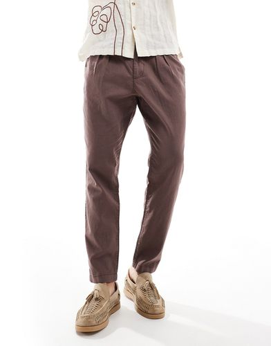 Pantalon chino large en lin mélangé avec pinces - Marron - Asos Design - Modalova