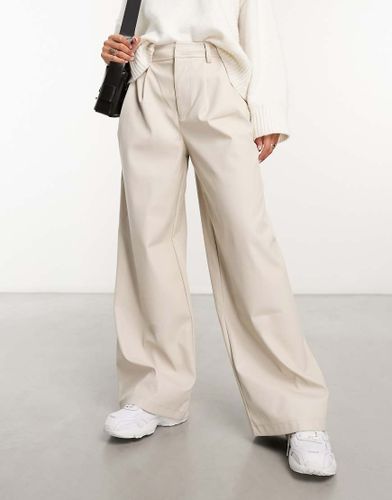 Pantalon dad ample en similicuir - neige - Asos Design - Modalova