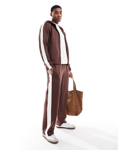 Pantalon de jogging droit d'ensemble avec bandes - Marron - Asos Design - Modalova