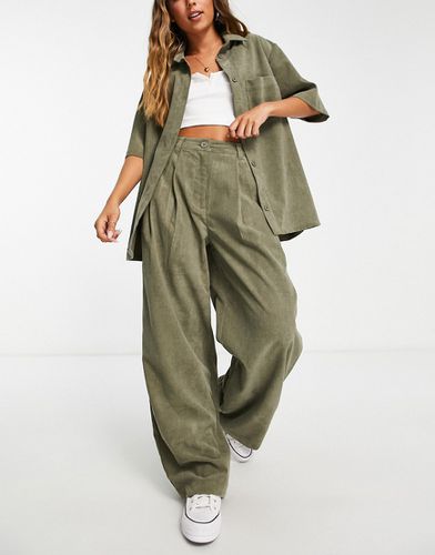 Pantalon d'ensemble large en velours côtelé effet drapé - Sauge - Asos Design - Modalova