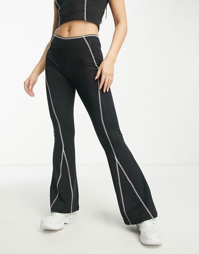 Pantalon évasé d'ensemble à surpiqûres contrastées - Noir - Asos Design - Modalova