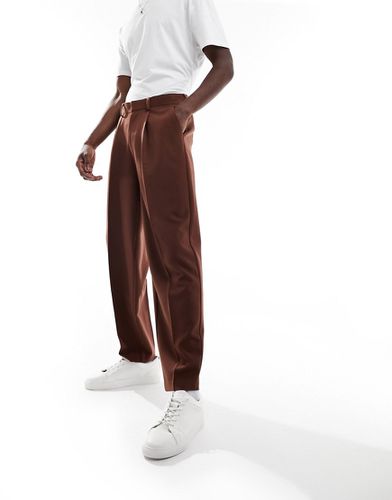 Pantalon habillé fuselé oversize - Marron - Asos Design - Modalova